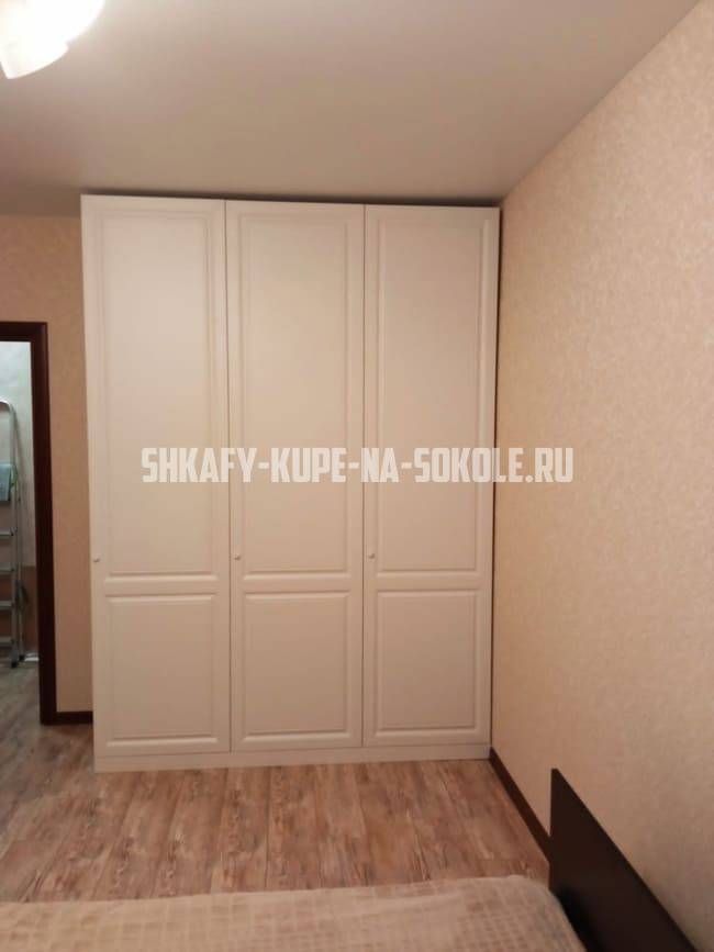 Распашные шкафы Сокол