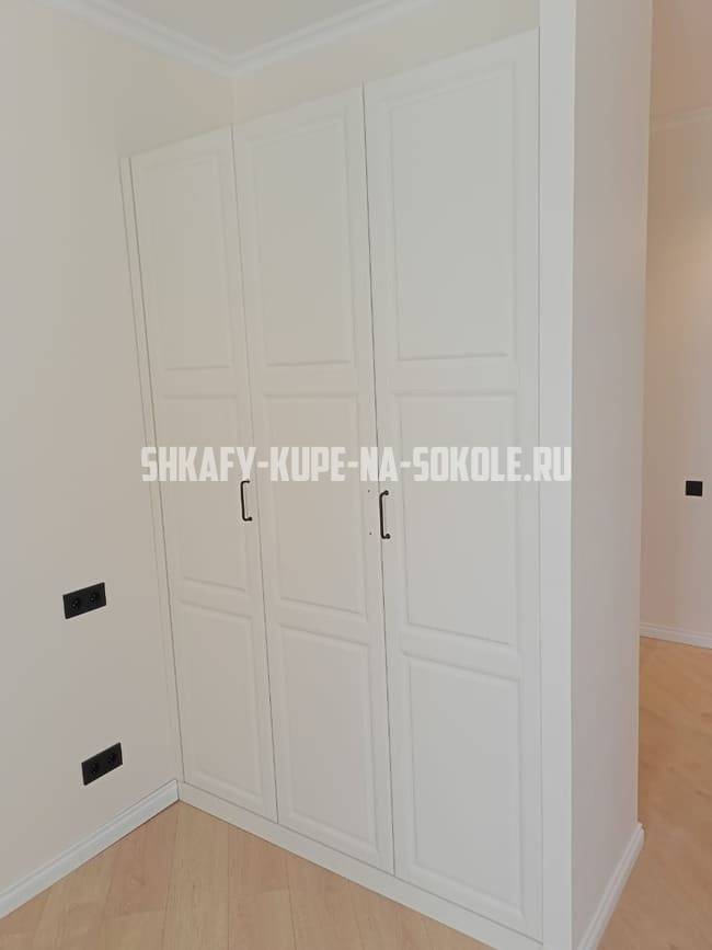 Распашные шкафы Сокол