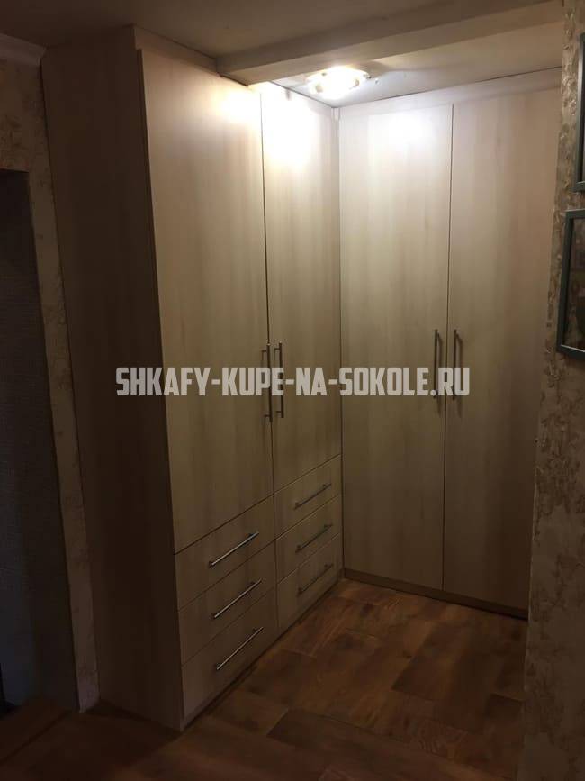Распашные шкафы Сокол