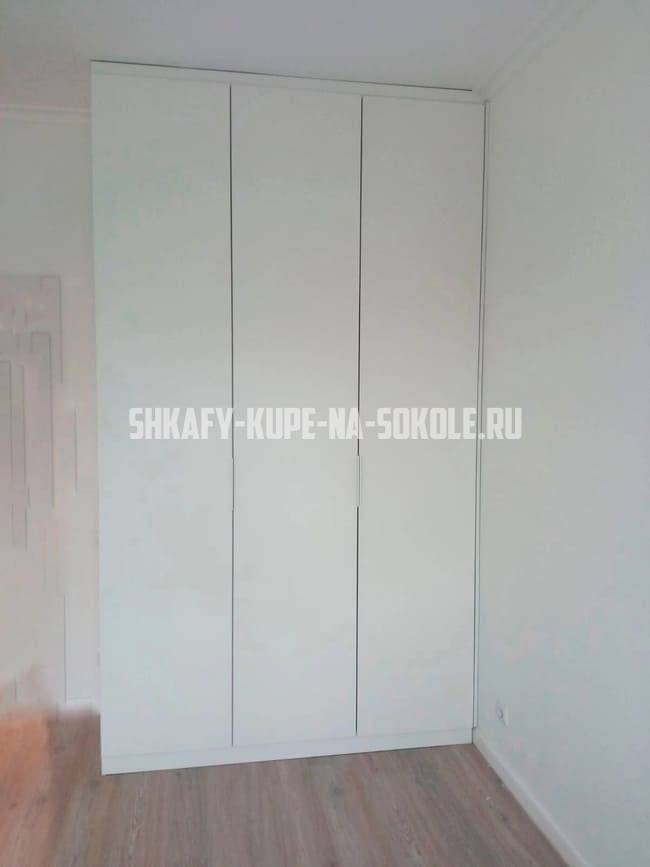 Распашные шкафы Сокол