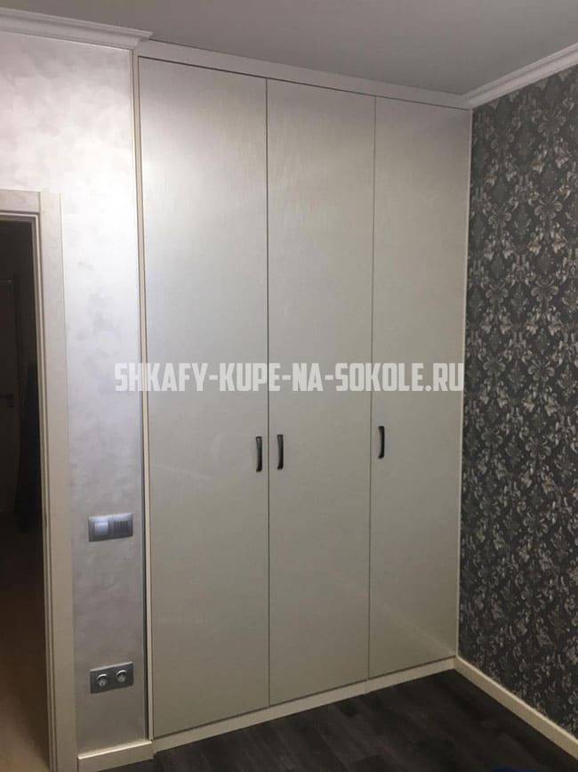 Распашные шкафы Сокол